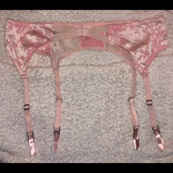 Victoria’s Secret Garter Belt M/L - Picture 2 of 3
